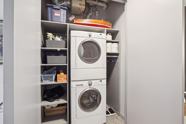 201 11th St Unit 1140, Minneapolis, MN 55403 - washroom featuring laundry area and stacked washer and dryer