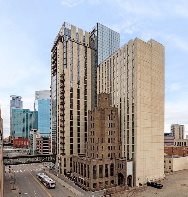 201 11th St Unit 1140, Minneapolis, MN 55403 - view of property with a view of city