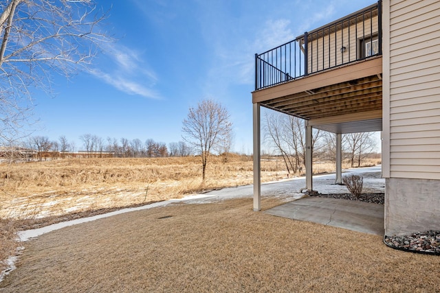 view of yard with a patio