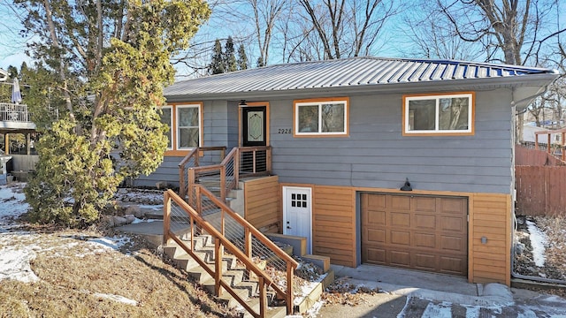 view of front facade featuring a garage