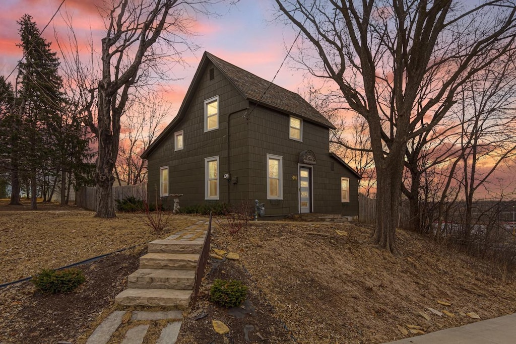 view of front of property