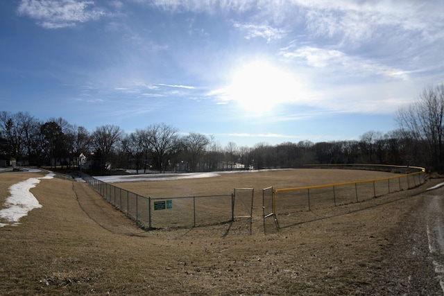 view of yard featuring a rural view