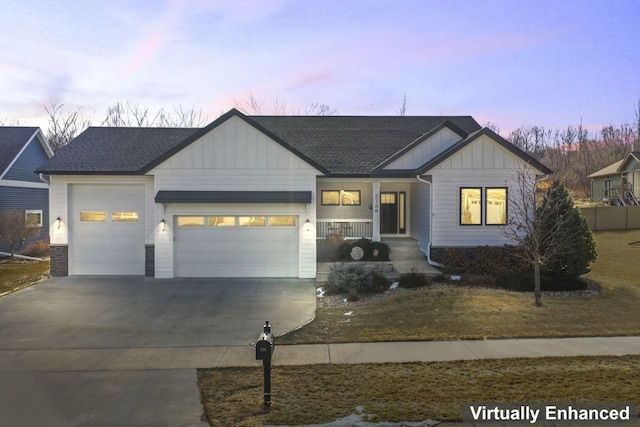 view of front facade featuring a garage