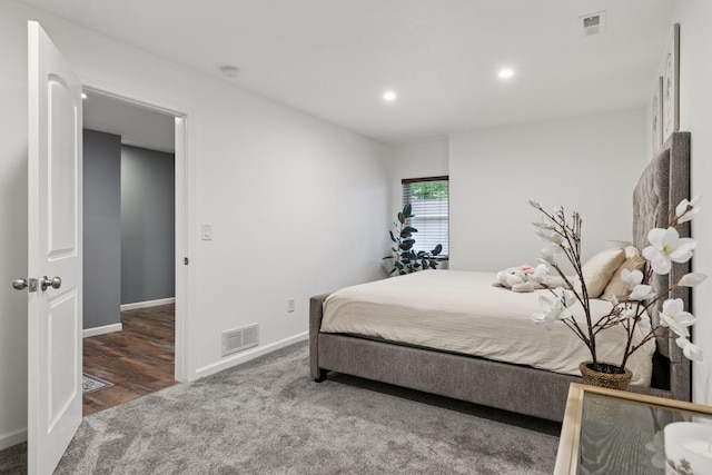 1524 Mulberry St, Taylors Falls, MN 55084 - bedroom featuring carpet floors, baseboards, and recessed lighting