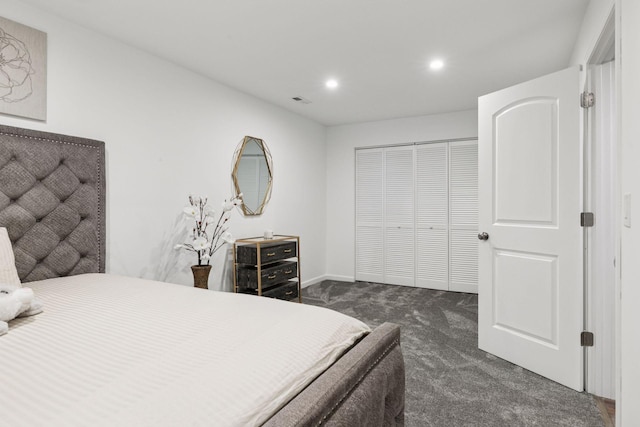 1524 Mulberry St, Taylors Falls, MN 55084 - bedroom featuring dark colored carpet, a closet, and recessed lighting