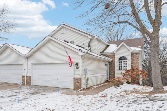 view of front facade with a garage