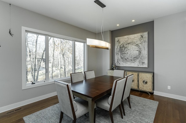 dining area featuring recessed lighting, baseboards, visible vents, and dark wood-style flooring