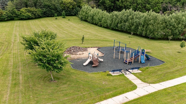 3942 Autumn Lake Ct SW, Rochester, MN 55902 - communal playground with a yard
