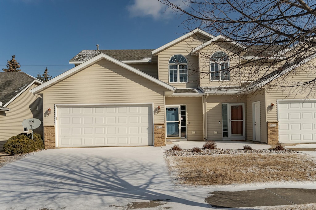 view of front property featuring a garage