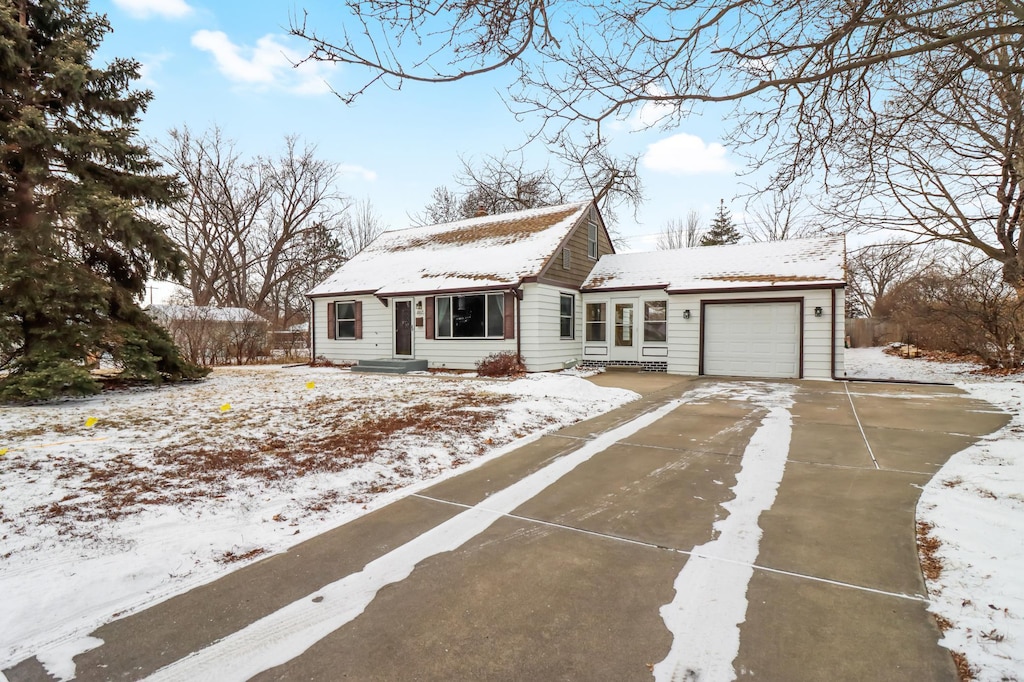 view of front of house with a garage