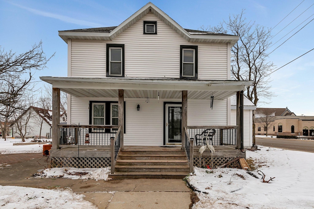 view of front of house featuring covered porch