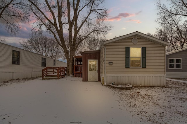 view of front of property