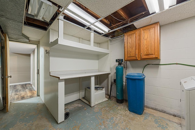 basement with washer / clothes dryer