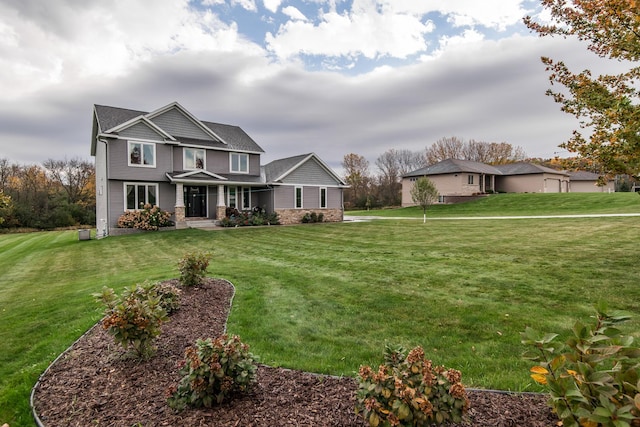 view of front of house featuring a front yard