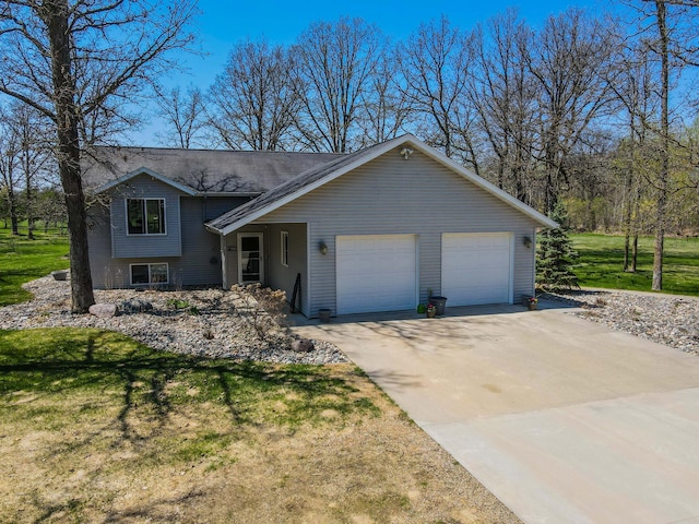 12483 135th Ave, Menahga, MN 56464 - tri-level home featuring an attached garage and a front yard