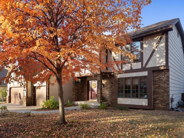 view of front facade with a garage