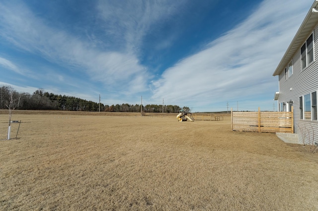 view of yard featuring a rural view