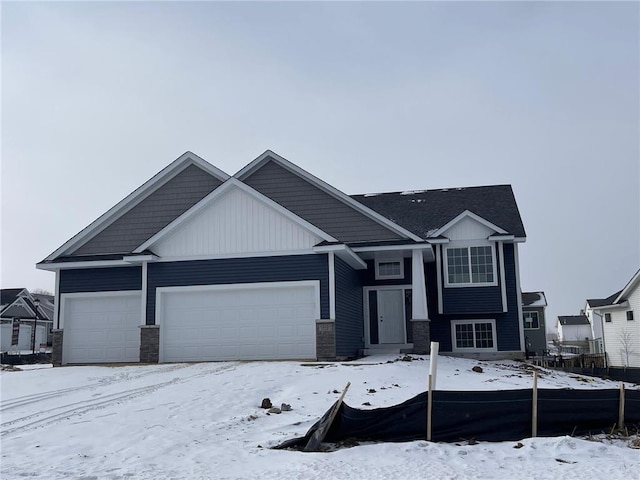 view of front facade with a garage