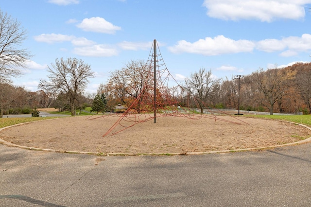 view of community with view of scattered trees