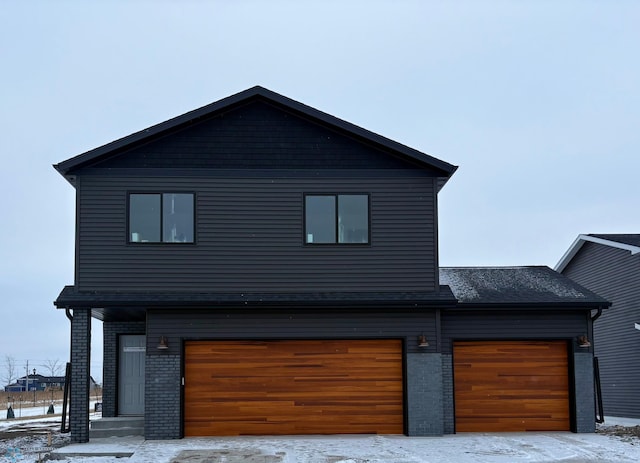 view of front facade with a garage