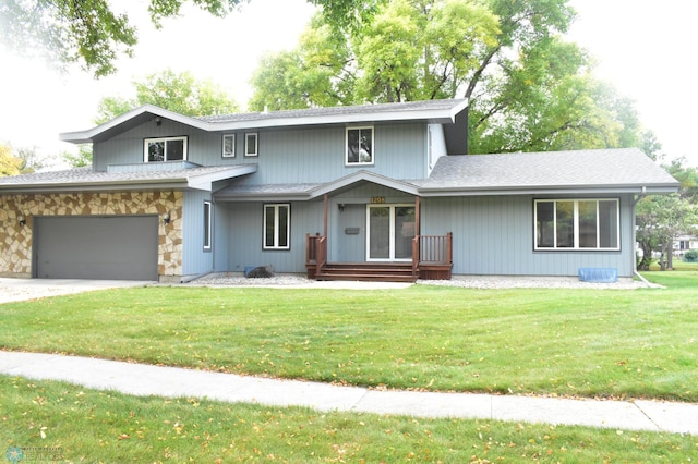 view of front of house featuring a porch and a front yard