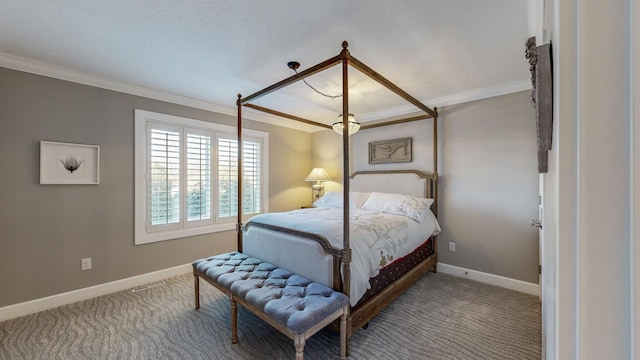 bedroom featuring crown molding and carpet