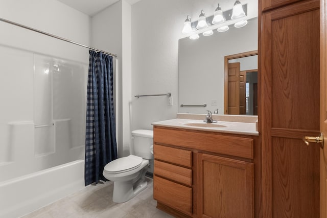 full bathroom featuring shower / bathtub combination with curtain, vanity, and toilet