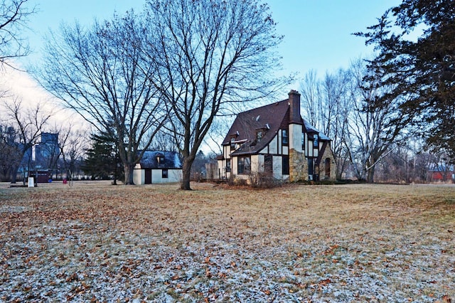 exterior space featuring a yard