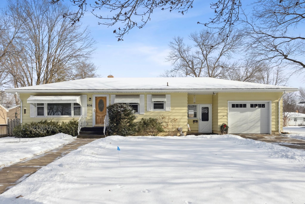 view of front facade with a garage