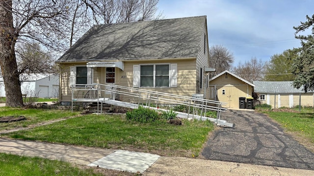 431 Humphrey St, Lake Crystal, MN 56055 - photo 1