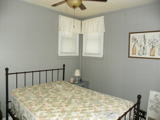 bedroom with ceiling fan