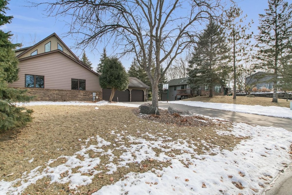 5520 Basswood Cir, Rockford, MN 55373 - exterior space featuring a garage