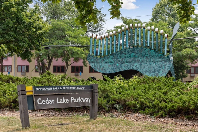 view of community / neighborhood sign