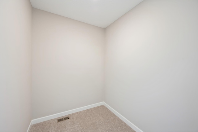 unfurnished room with carpet