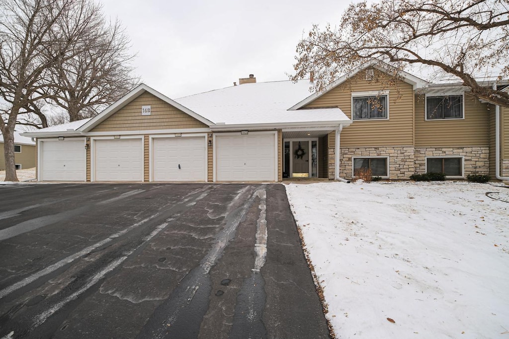 view of front facade with a garage