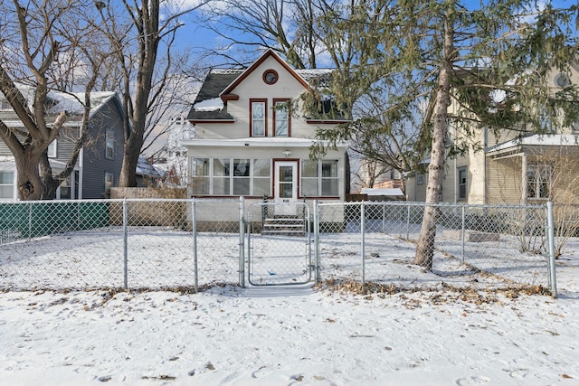 view of front of property