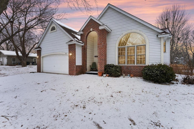 view of front facade with a garage