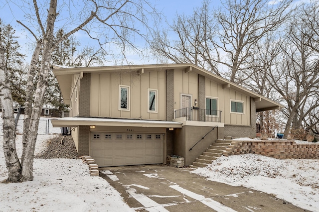 view of front of home with a garage