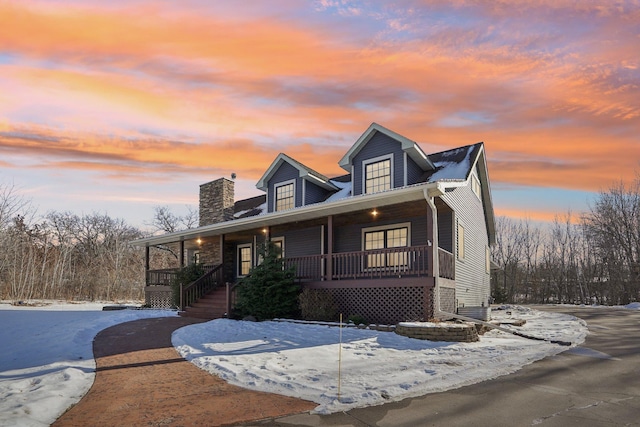 view of front of property featuring a porch