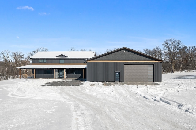 view of front of home featuring a garage