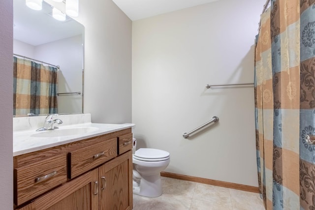 932 Oak Pond Ct, Sartell, MN 56377 - full bath featuring toilet, vanity, baseboards, curtained shower, and tile patterned flooring