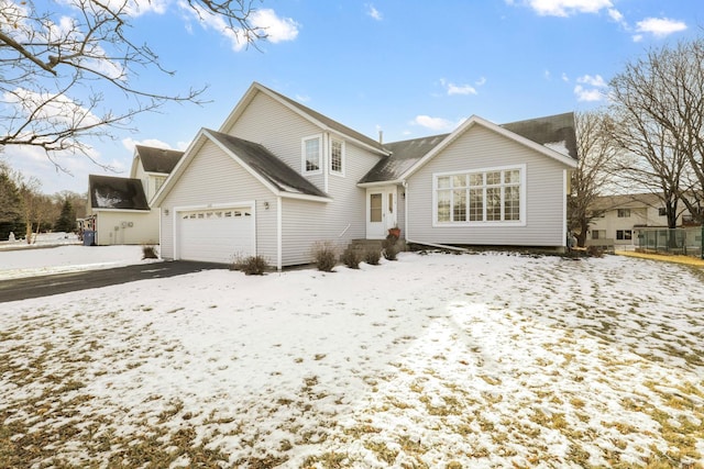 view of front property featuring a garage