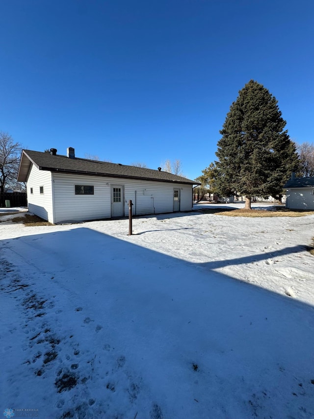 view of front of property