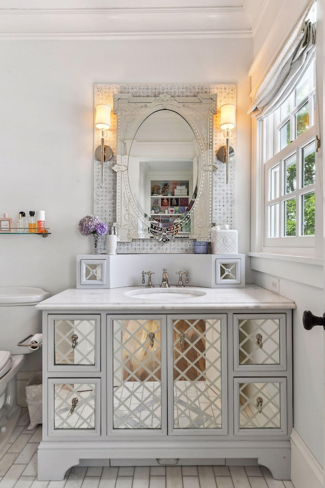 20100 Lakeview Ave, Deephaven, MN 55331 - bathroom with ornamental molding and vanity