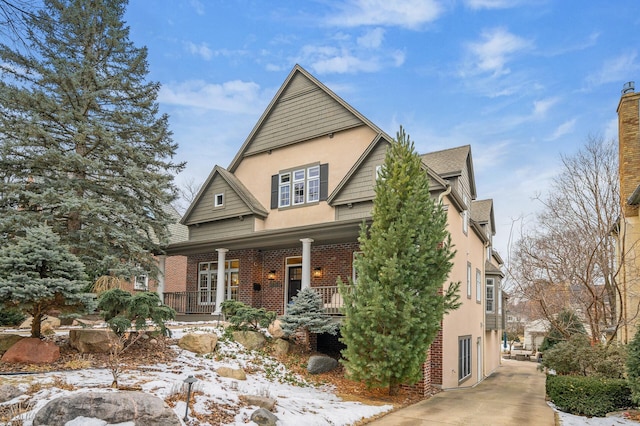 view of front of property featuring a porch