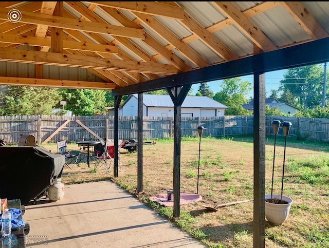 view of yard featuring a patio area