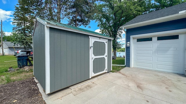 view of outbuilding