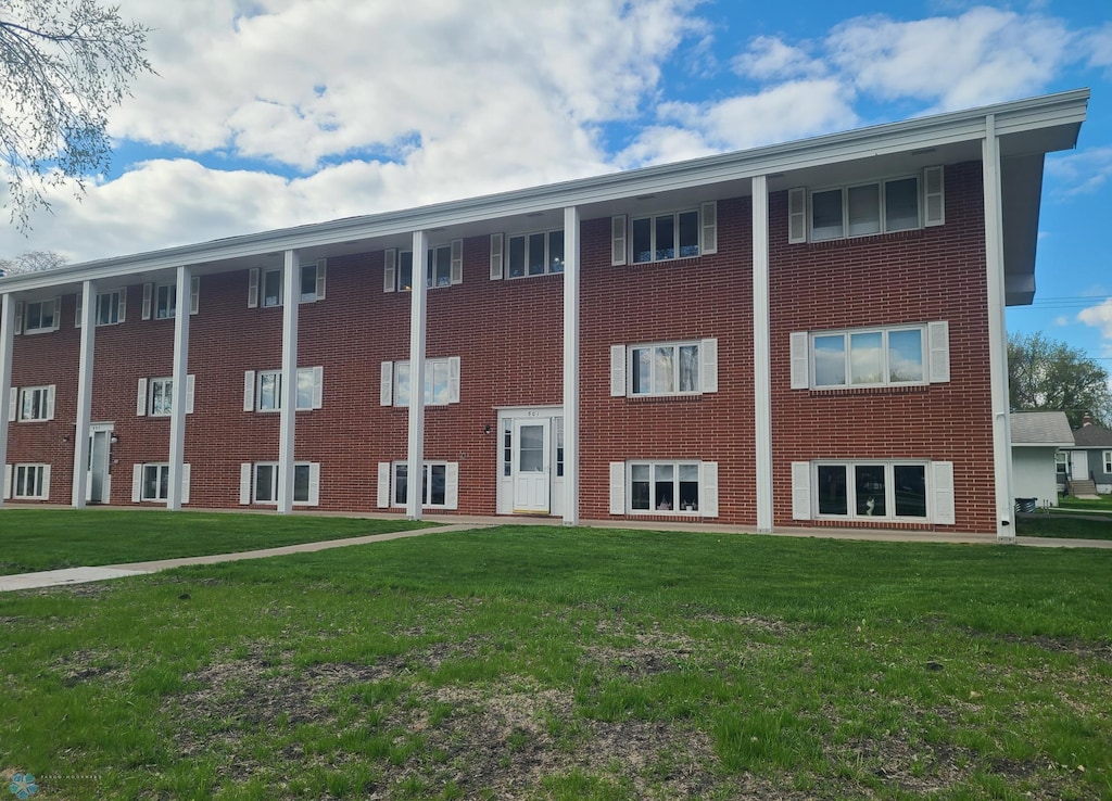 view of building exterior