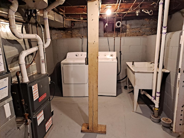 basement with washing machine and dryer