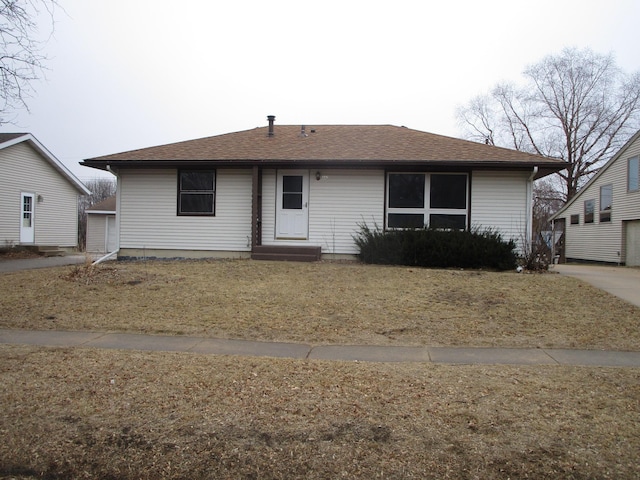 view of front of home with a front yard